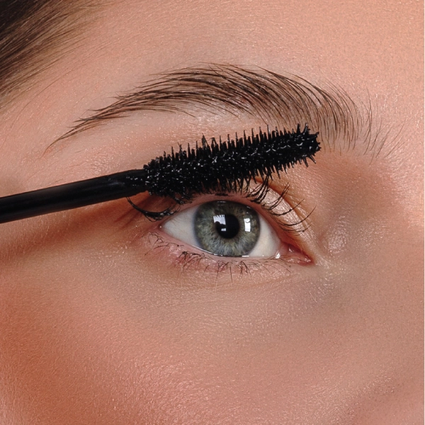 Увеличивающая объем термотушь с сывороткой для роста ресниц XLASH Volumizing Growth Mascara, 7 г