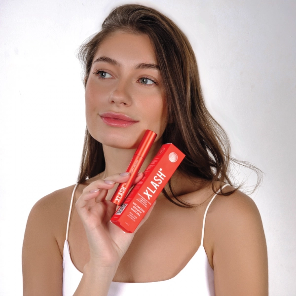 Увеличивающая объем термотушь с сывороткой для роста ресниц XLASH Volumizing Growth Mascara, 7 г